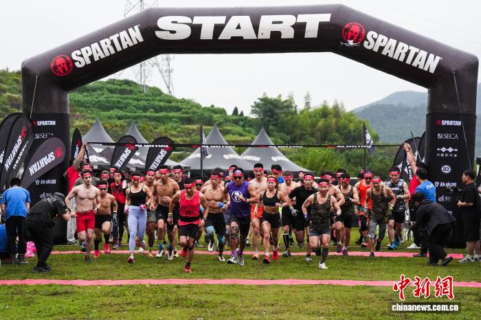 2025年杭州斯巴达勇士赛回归：近三千名勇士完成