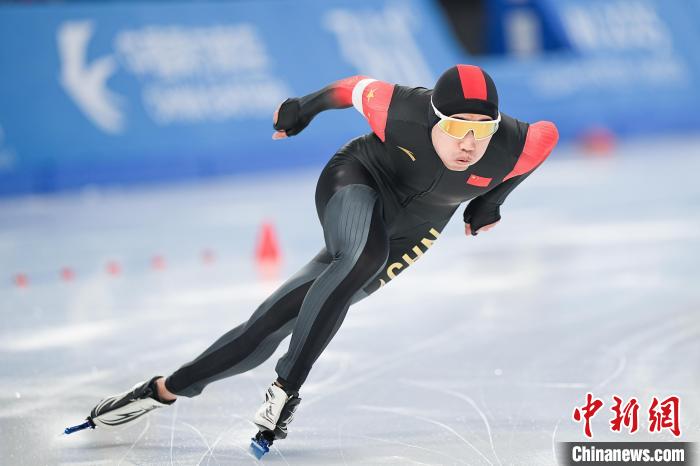 哈尔滨亚冬会中国速度滑冰连夺三金,中国代表