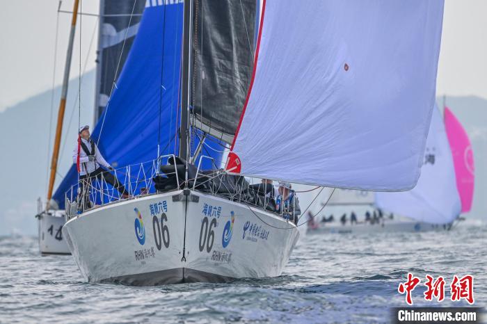 夜间不停靠挑战极限：14支中外船队从三亚出发完