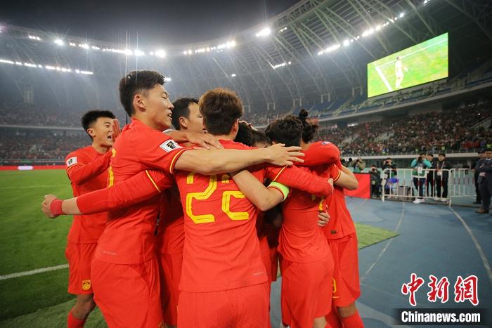 国足世预赛力克新加坡提振士气 面临泰国生死战