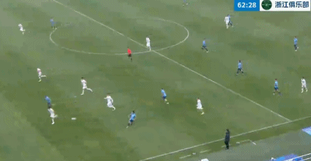 大连英博四分钟两球击溃浙江防线，3-0完胜